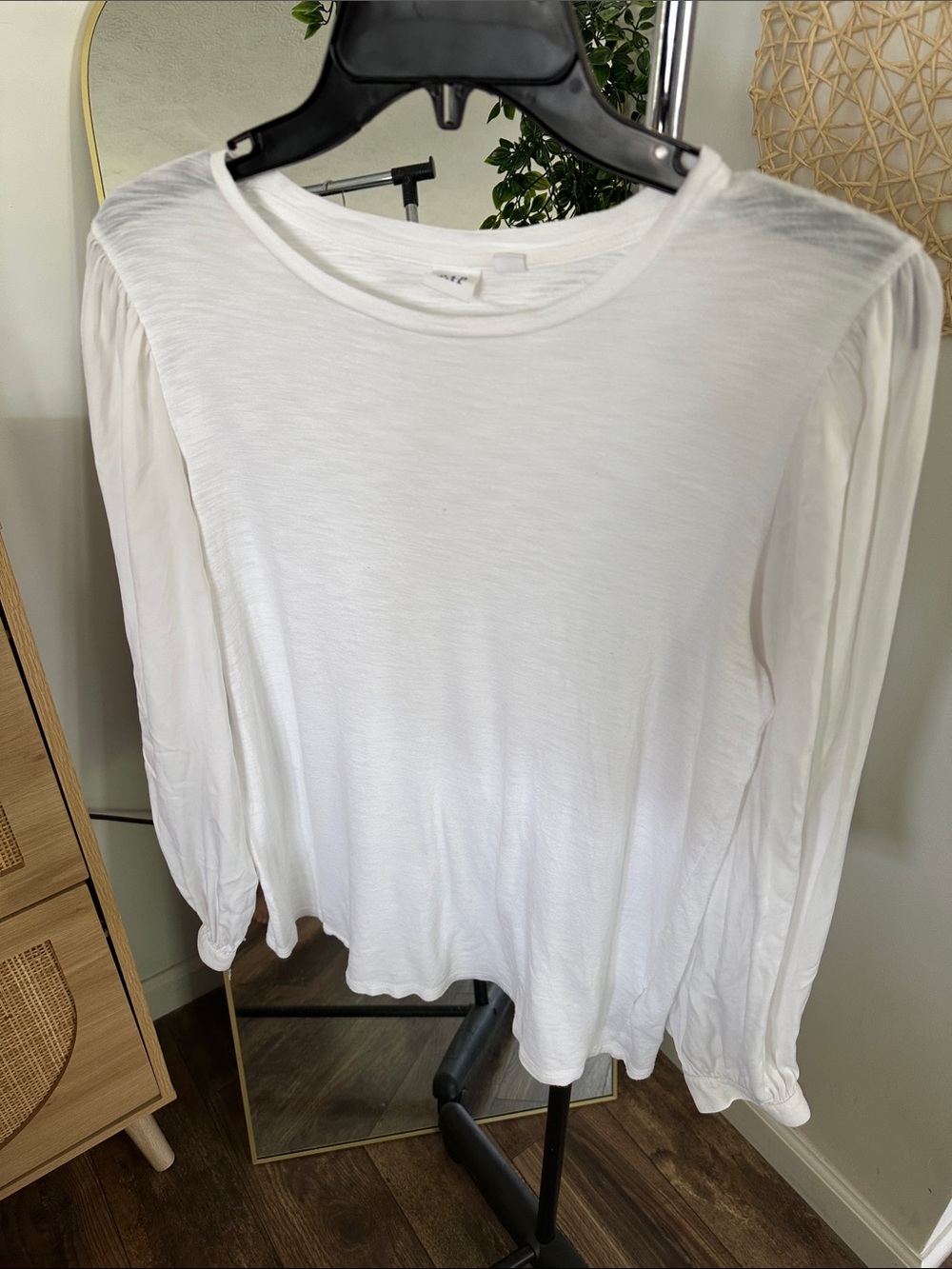 GAP White Long-Sleeve Crewneck Top